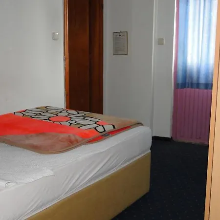 Sunrise Hotel *